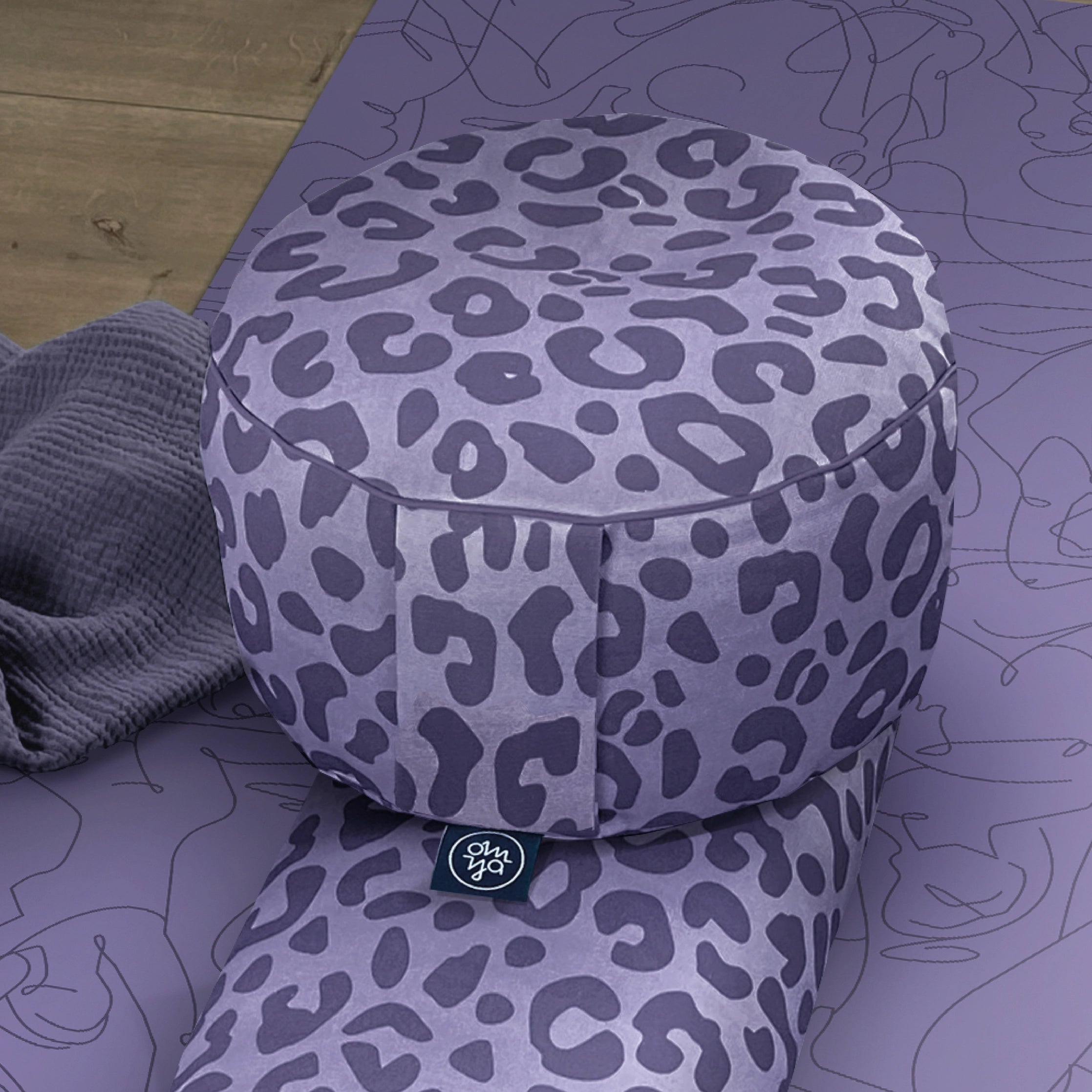 Design Yogakissen - Lavender Leo (B-Ware)